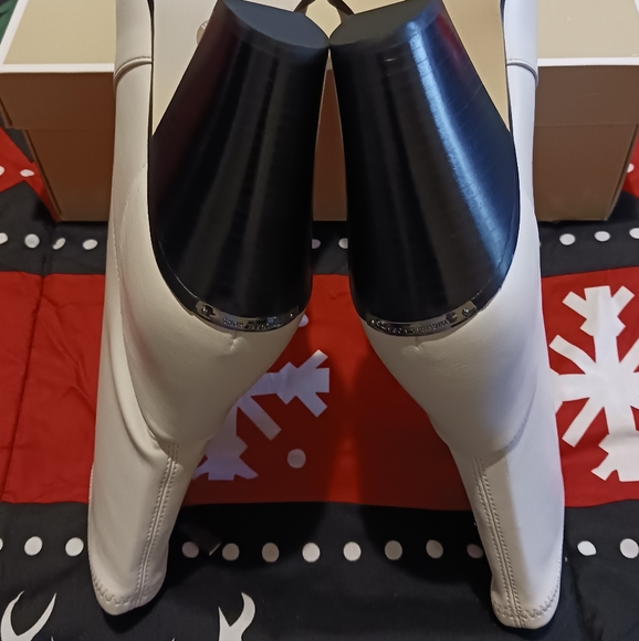 Michael Kors Dover Heeled Booties - Picture 10 of 13